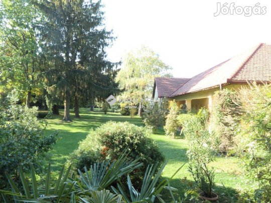 Pécsváradi 618 nm-es ház eladó