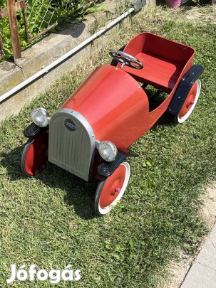 Pedálos autó 