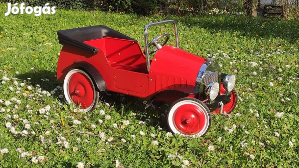 Pedálos gyerek autó