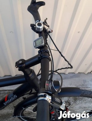 Pegasua Premio Superlite Trekking kerékpár.