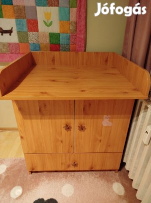 Pelenkázó szekrény