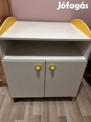 Pelenkázó szép állapotban