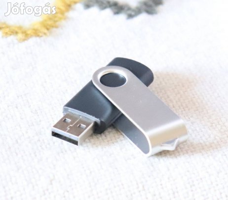 Pendrive 32 GB flash memória USB 2.0 vadonatúj 2000 Ft