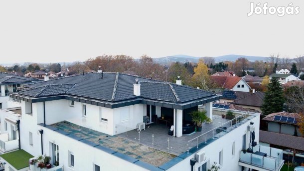 Penthouse lakás eladó a Velencei-tónál!