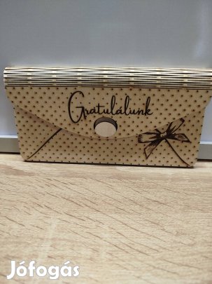 Pénzátadó boríték fából