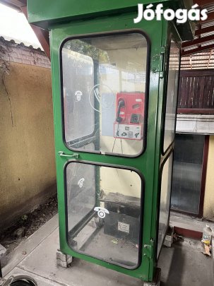 Pénzes telefon bedobós érmes telefonfülke nyilvános telefon fülke