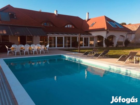 Pénzesgyőri eladó 564 nm-es panzió