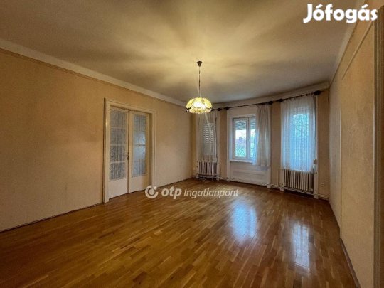 Pétfürdői eladó 137 nm-es lakás