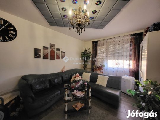 Pétfürdői eladó 53 nm-es lakás