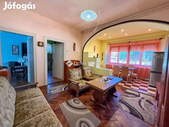 Pétfürdői eladó 63 nm-es lakás