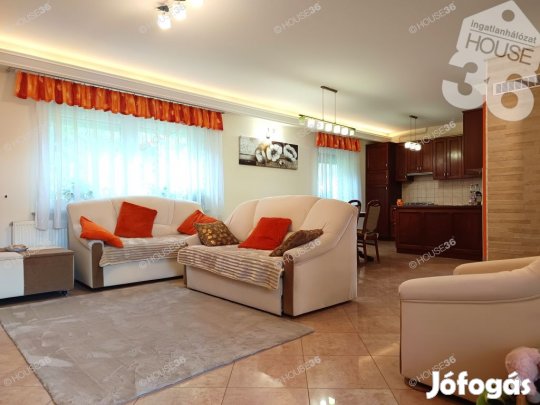 Petőfiváros szívében hangulatos családi ház eladó!