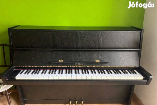 Petrof pianíno zongora P114 díjnyertes típus, gyönyörű hang,felújított