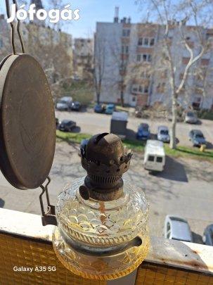 Petroleum falra is akasztható lámpa!