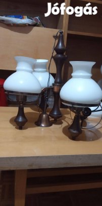 Petroleumlámpás csillár falikarral