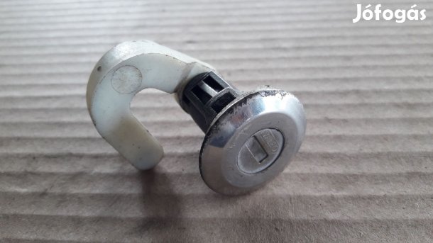 Peugeot 306 Zárbetét