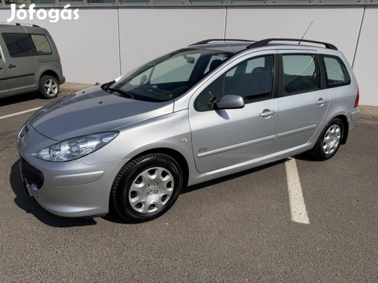 Peugeot 307 SW 1.6 D-Sign családi kombi