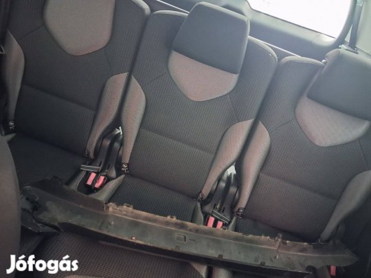 Peugeot 308 hátsó sori ülések eladok .