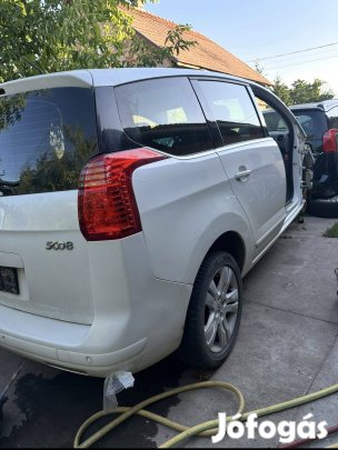 Peugeot 5008 2011 Motorhibas (bontom)