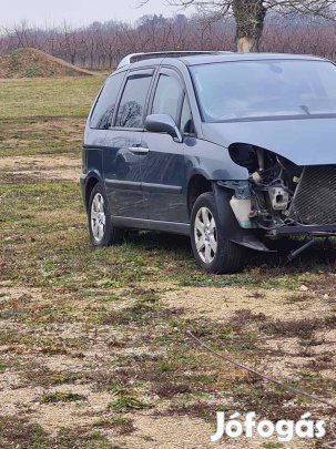 Peugeot 807 2,2 hdi alkatrésznek