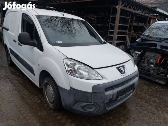 Peugeot Partner 2 karosszéria elemei fehér