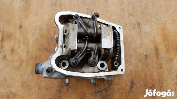 Peugeot Satelis 400 hengerfej