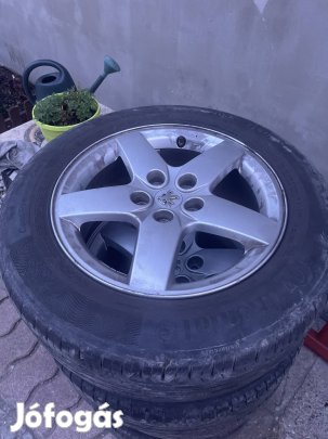 Peugeot gyári felnik nyári gumikkal