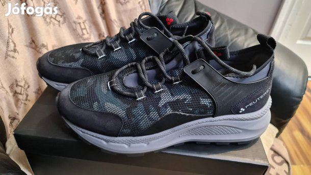 Peuterey cipő (45) eladó!