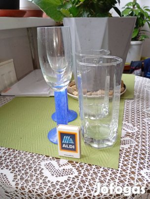 Pezsgős pohár párban eladó 4000ft/2db óbuda
