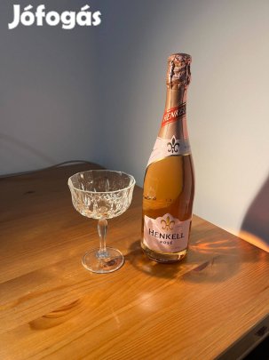 Pezsgőspohár készlet 12 db, vendéglátós, mosogatógépben tisztítható