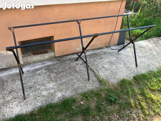 Piacozó asztal Puska asztal (puska) képen látható állapotban eladó