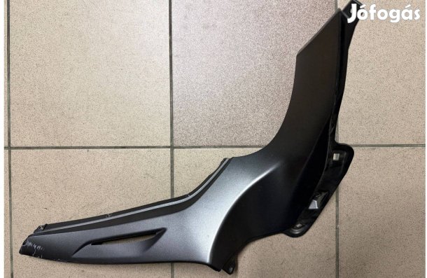 Piaggio Beverly 350 bal oldali idomrész, 656345