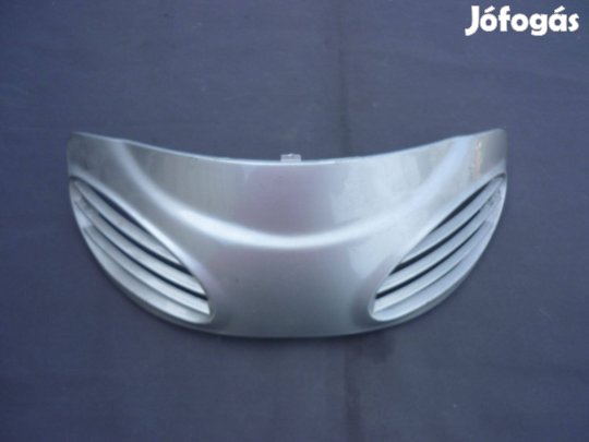 Piaggio Liberty gyertya szerelő gyertyaszerelő ablak idom szerviz ajtó