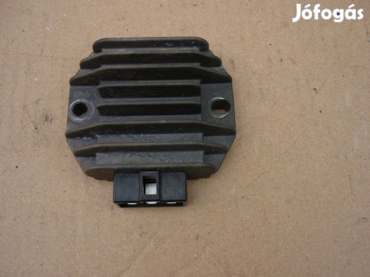 Piaggio Vespa Gilera feszültség szabályzó