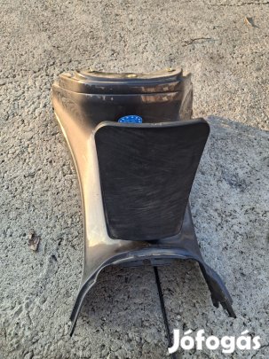 Piaggio X Evo tank ajtó