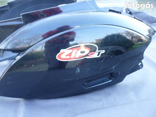 Piaggio Zip II 2 oldalidom ülés alatti idom