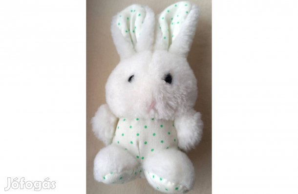 Pici, fehér nyuszi, nyuszika, kabala figura, zöldpöttyös mellényben