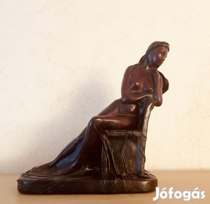 Pihenő bőr szobor Oláh Sándor Bőrszobrász alkotása