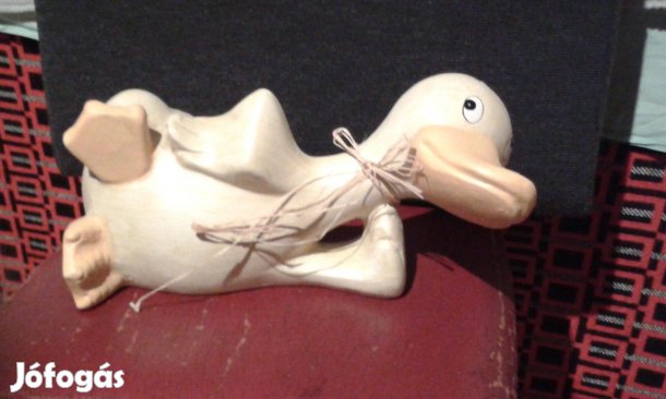 Pihenő kacsa, dekorativ asztali dísztárgy