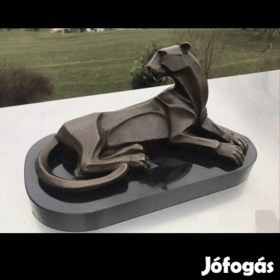 Pihenő leopárd - bronz szobor