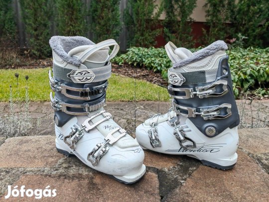 Pihepuhameleg női sícipő síbakancs nordica 40-40.5 újszerű állapoz