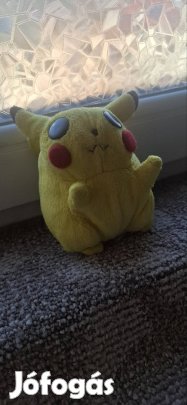 Pikachu plüss