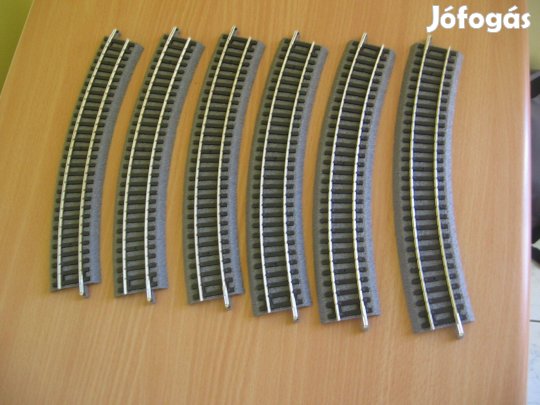 Piko R2 (55412) ágyazatos íves sín H0