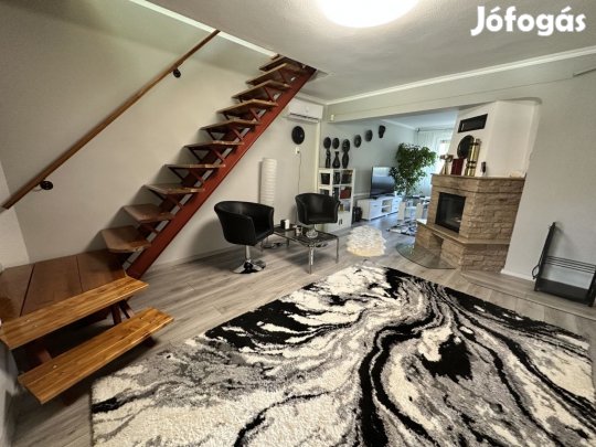 Pilis, Szép, karbantartott ház, 150 m2-es, ikerház, 2 szobás