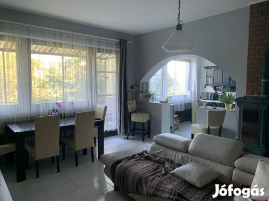 Pilisborosjenői eladó tégla családi ház