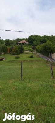 Piliscsabán eladó egy 1455 nm- es, 28 méter széles belterületi...