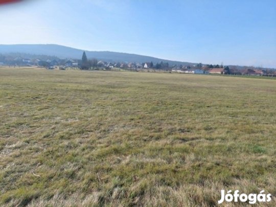 Piliscsév eladó telek