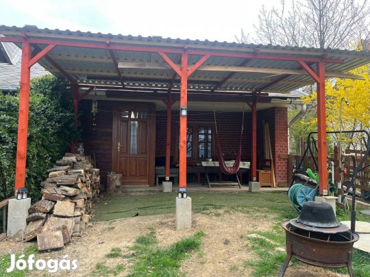 Piliscsév legszebb panorámás részén, pincefaluban eladó egy 50 nm es,