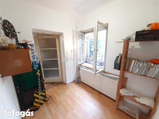 Pilisi 90 nm-es ház eladó