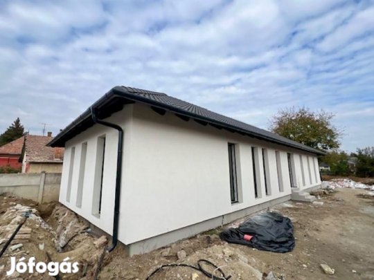 Pilisi eladó 123 nm-es ház