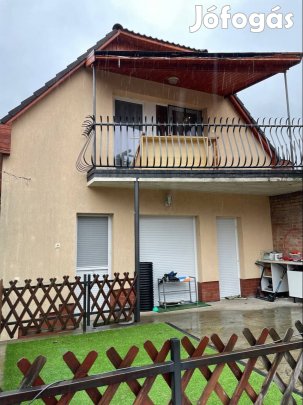 Pilisszántón megfizethető árú, családi ház eladó!